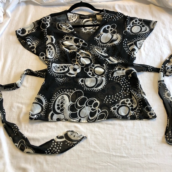 New York & Company Side Tie Wrap Blouse Black and White Size M - Picture 1 of 8